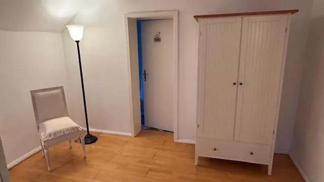 Gutshaus Krimvitz Kleines Doppelzimmer Im Obergeschoss Inklusive Fruehstueck Pensjonat Putbus